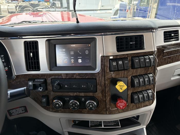 2027 Peterbilt 589-12
