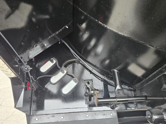 2027 Peterbilt 548-13