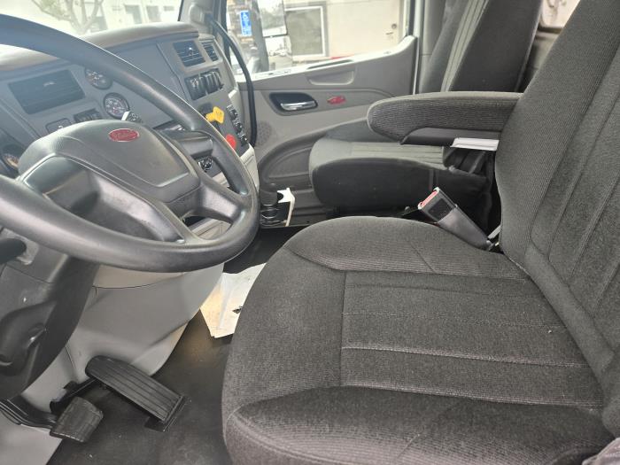 2019 Peterbilt 579-4