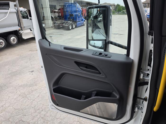 2027 Peterbilt 548-15
