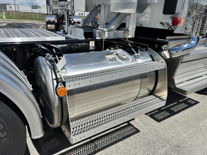 2027 Peterbilt 567-16