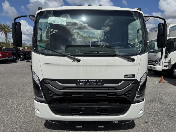 2027 Isuzu NRR-7