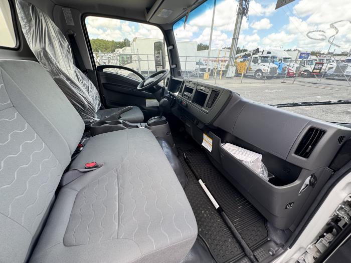 2027 Isuzu NRR-8