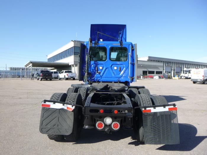 2020 Freightliner Cascadia-3