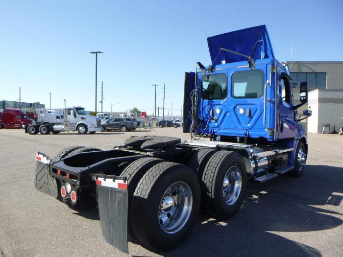 2020 Freightliner Cascadia-4