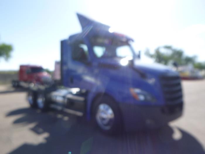 2020 Freightliner Cascadia-6