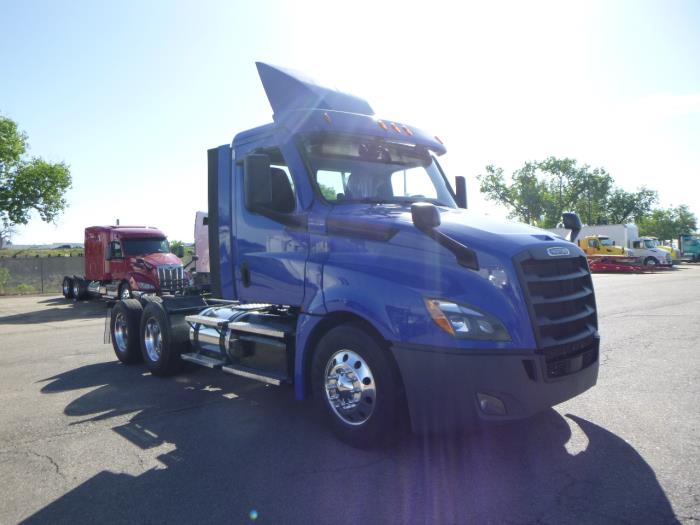 2020 Freightliner Cascadia-7