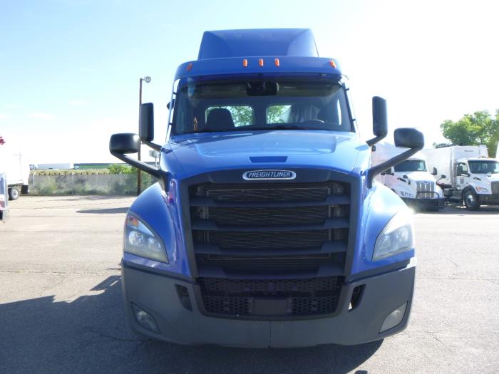 2020 Freightliner Cascadia-8