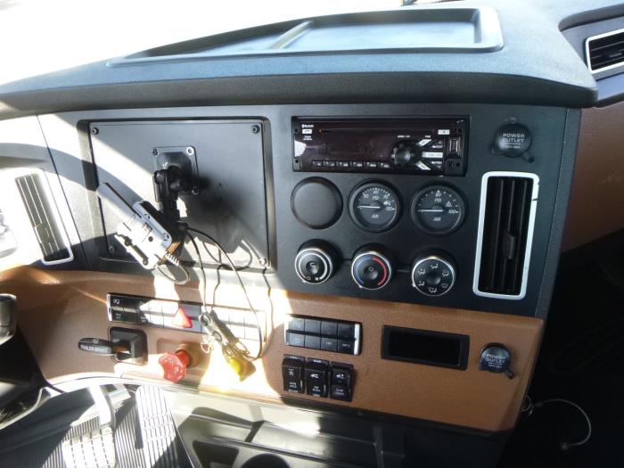 2020 Freightliner Cascadia-13