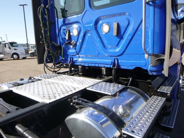 2020 Freightliner Cascadia-26