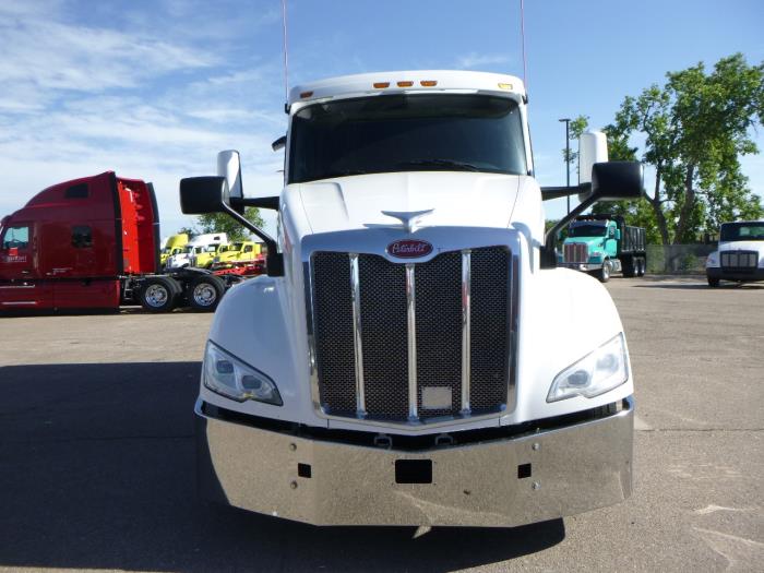 2022 Peterbilt 579-7