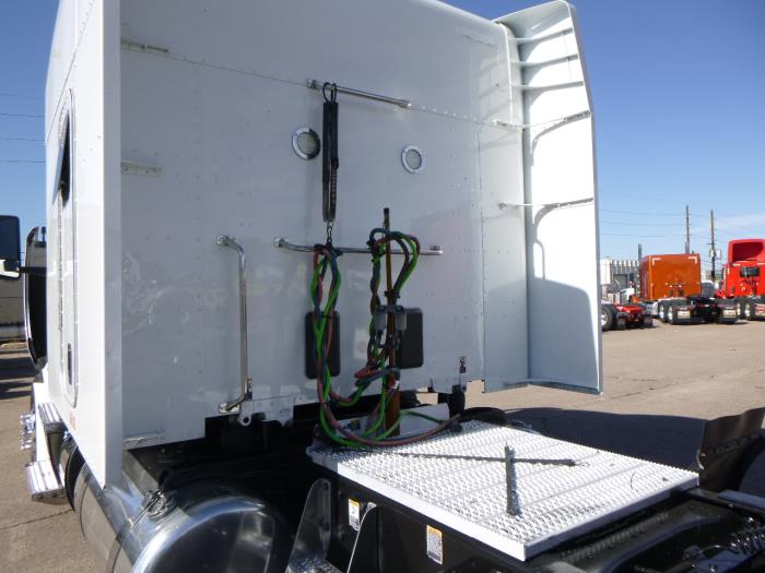 2022 Peterbilt 579-28