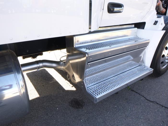 2022 Peterbilt 579-33