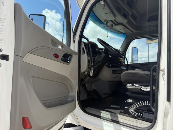 2020 Peterbilt 579-23