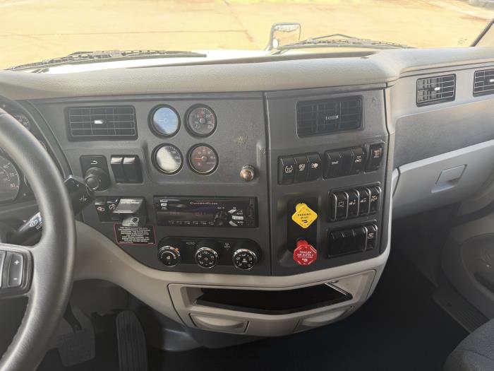 2020 Peterbilt 579-32