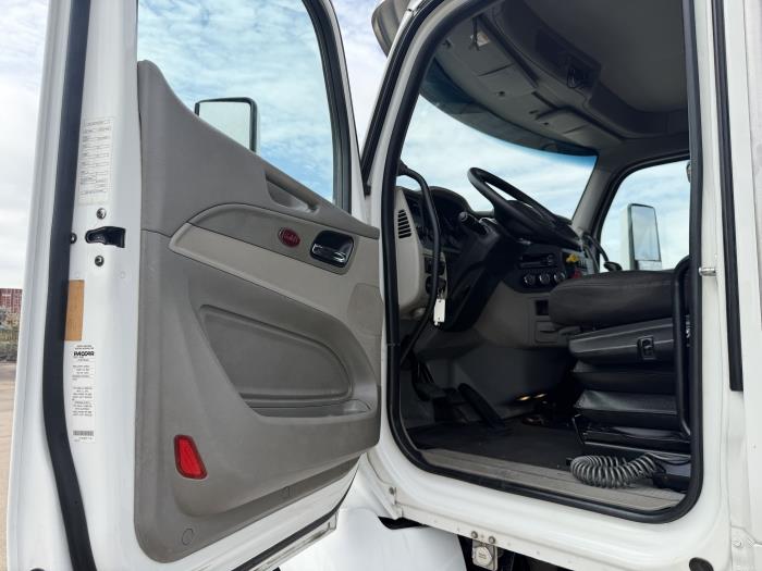 2020 Peterbilt 579-23