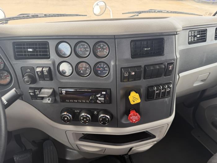 2020 Peterbilt 579-28