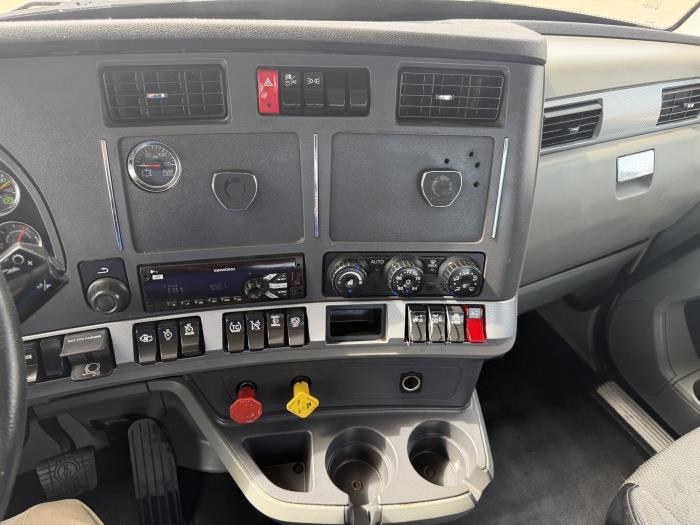 2021 Kenworth T680-26