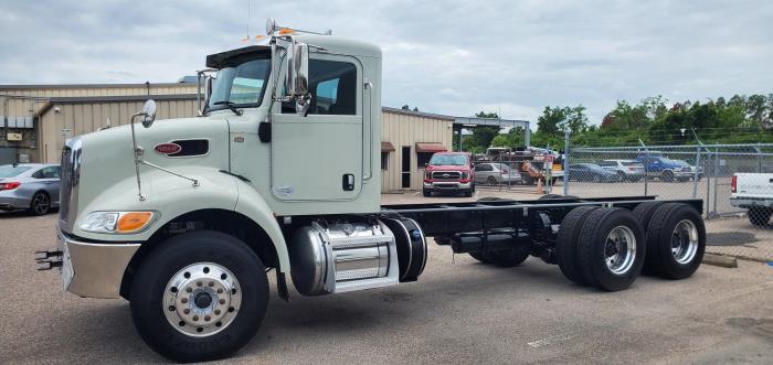 2020 Peterbilt 348-3