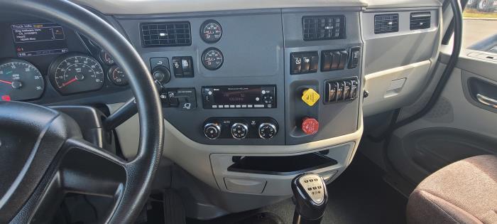 2022 Peterbilt 567-15