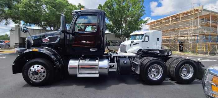2023 Peterbilt 567-2