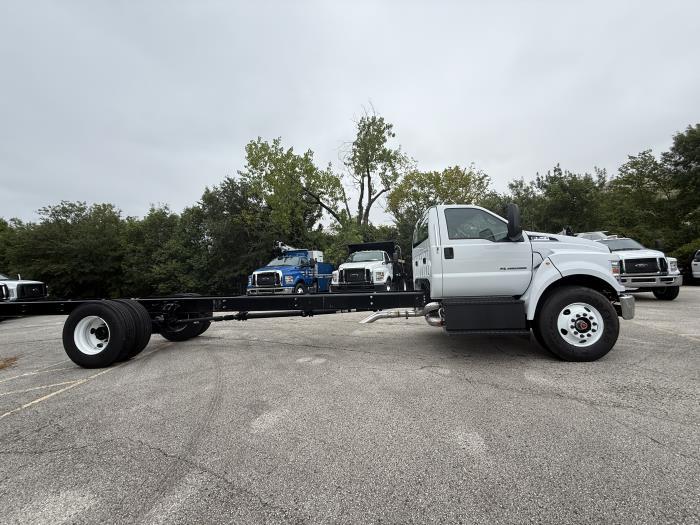 New 2027 Ford F-750 - photo 5