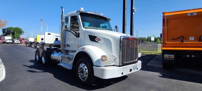 2022 Peterbilt 567-8