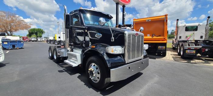 2023 Peterbilt 567-8