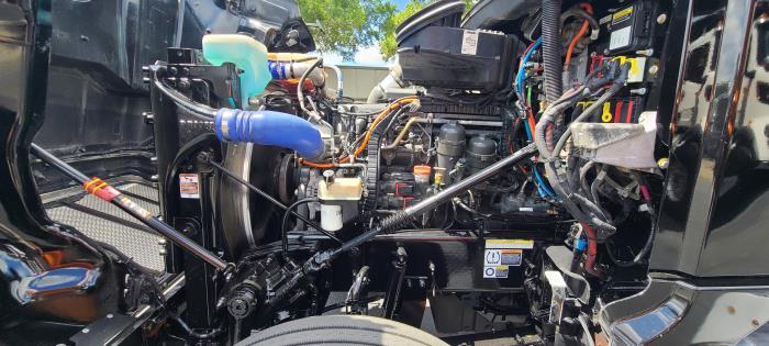 2023 Peterbilt 567-10