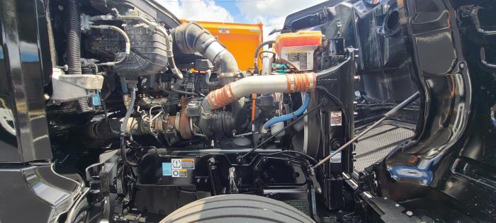 2023 Peterbilt 567-12