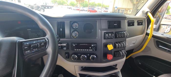2023 Peterbilt 567-16