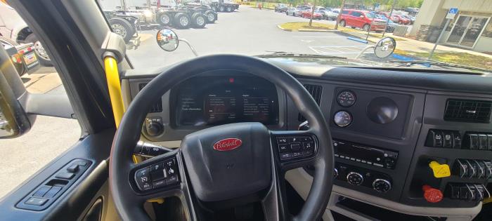 2023 Peterbilt 567-17