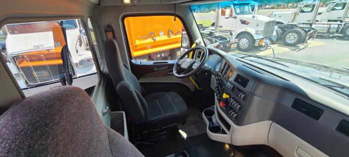2023 Peterbilt 567-18
