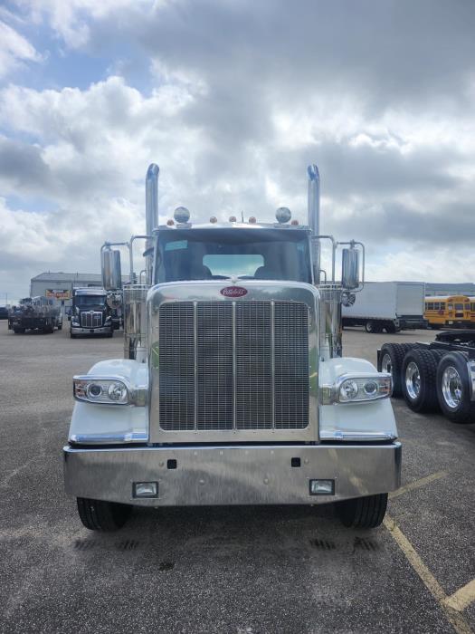 2027 Peterbilt 589-12