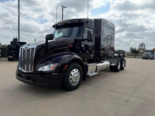 2023 Peterbilt 579-0