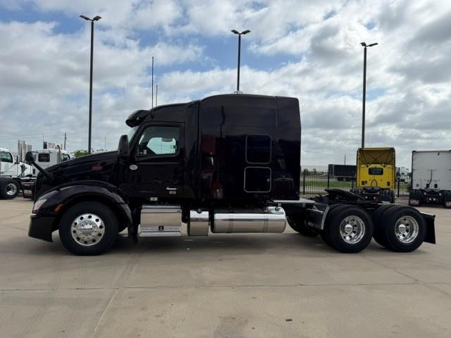 2023 Peterbilt 579-2