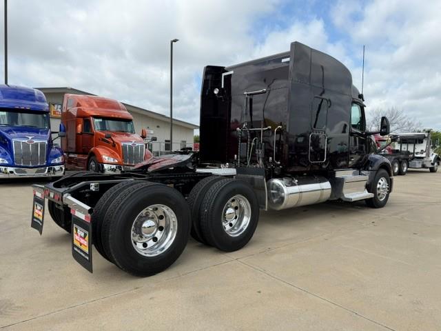 2023 Peterbilt 579-5