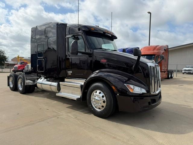 2023 Peterbilt 579-7