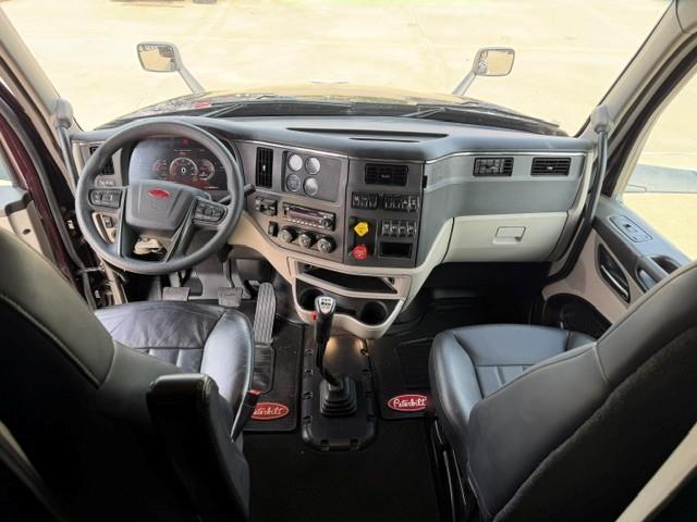 2023 Peterbilt 579-44