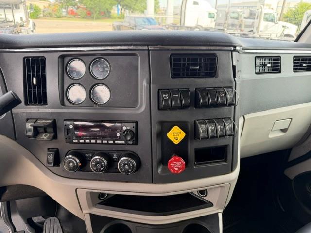 2023 Peterbilt 579-49