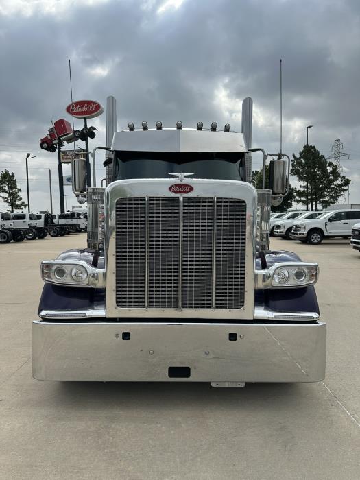 2025 Peterbilt 589-2