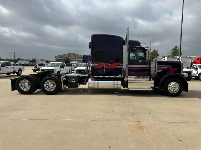 2025 Peterbilt 589-4