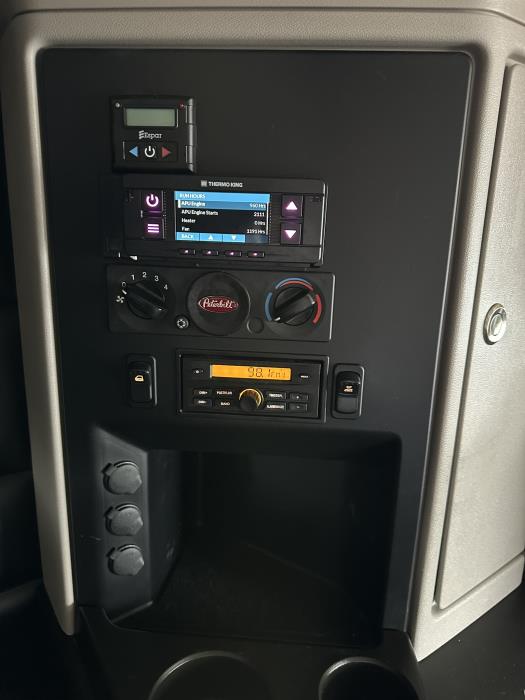 2025 Peterbilt 589-14