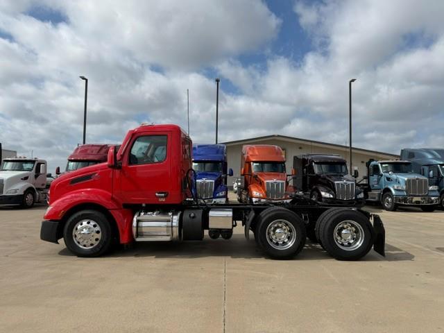 2023 Peterbilt 579-2