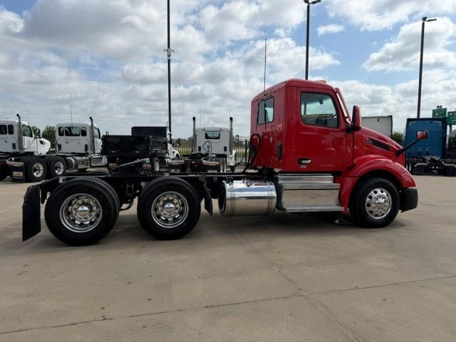 2023 Peterbilt 579-7