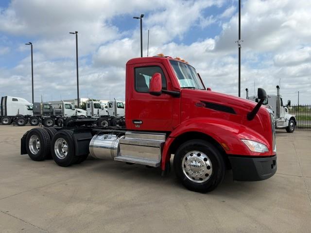 2023 Peterbilt 579-9