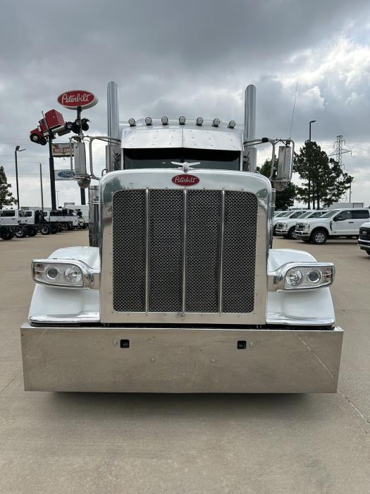 2024 Peterbilt 389-1