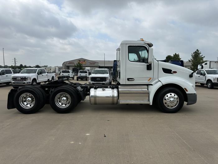 2021 Peterbilt 579-4