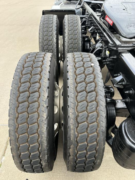 2021 Peterbilt 579-7