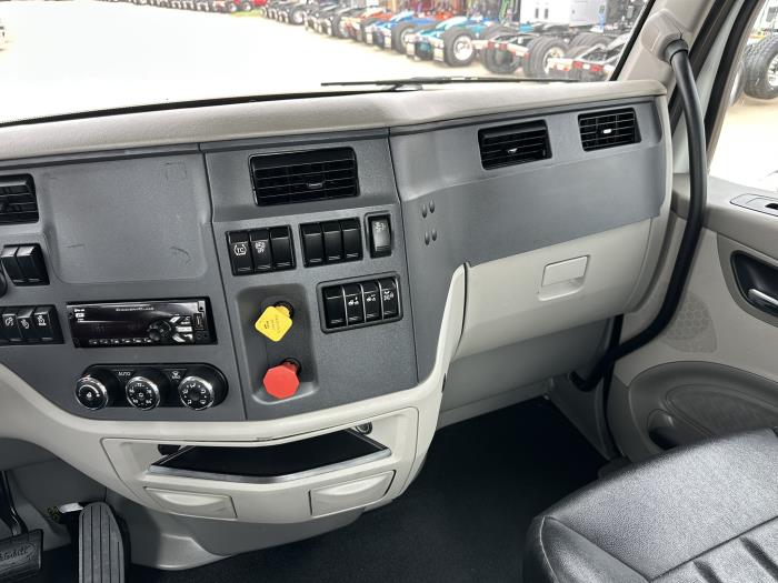 2021 Peterbilt 579-16